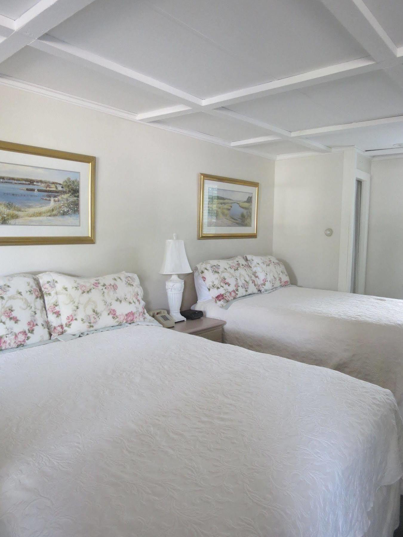 Shoreway Acres Inn Фалмът Екстериор снимка